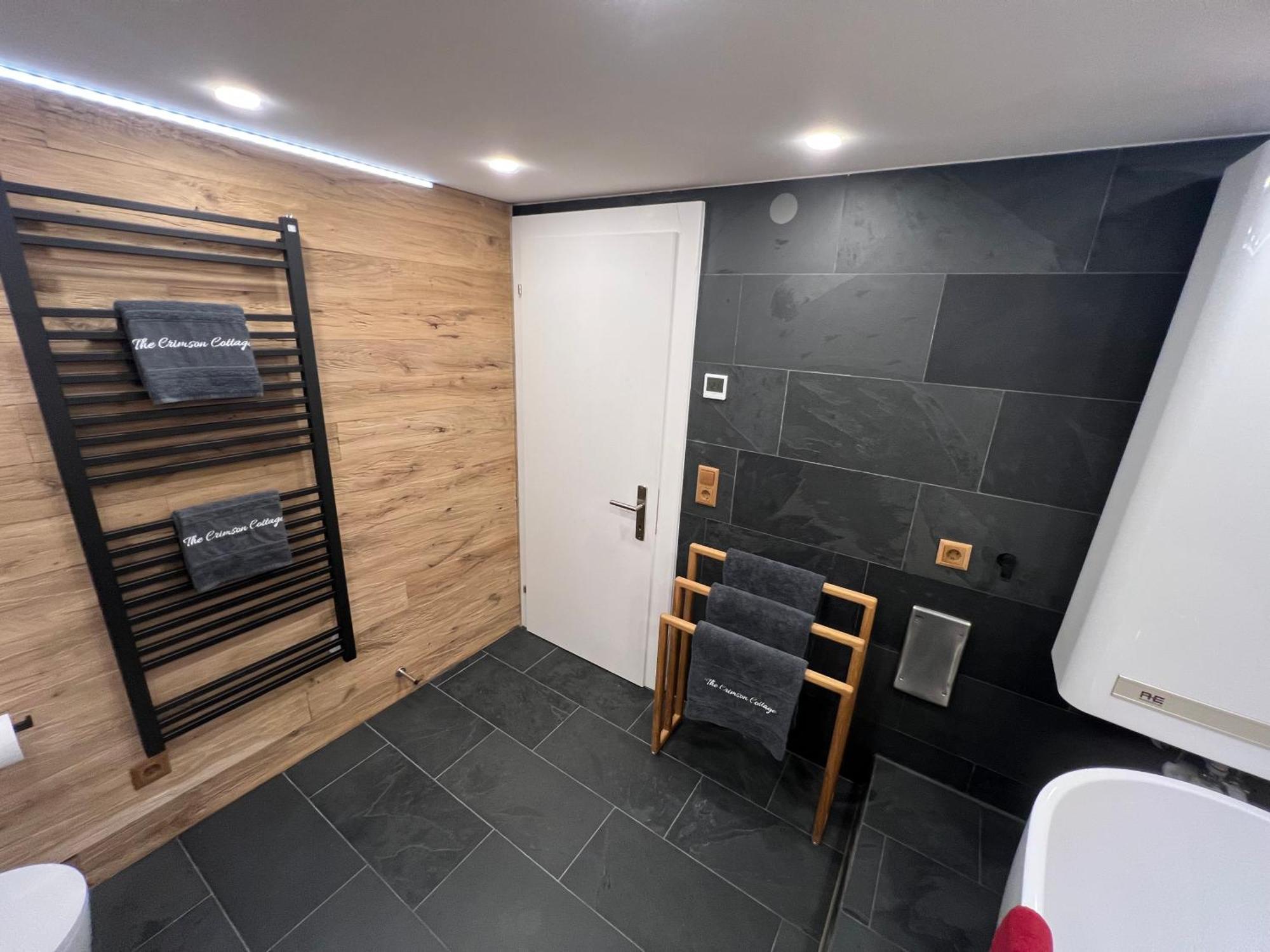 Crimson Cottage Apartments Dornbirn Dış mekan fotoğraf