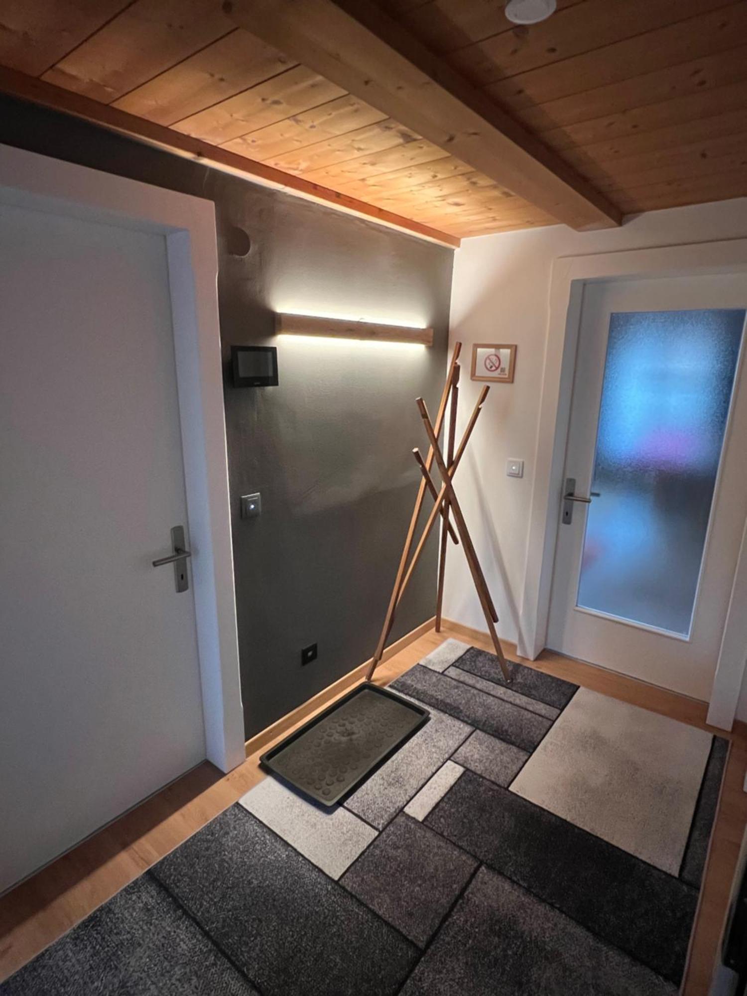 Crimson Cottage Apartments Dornbirn Oda fotoğraf