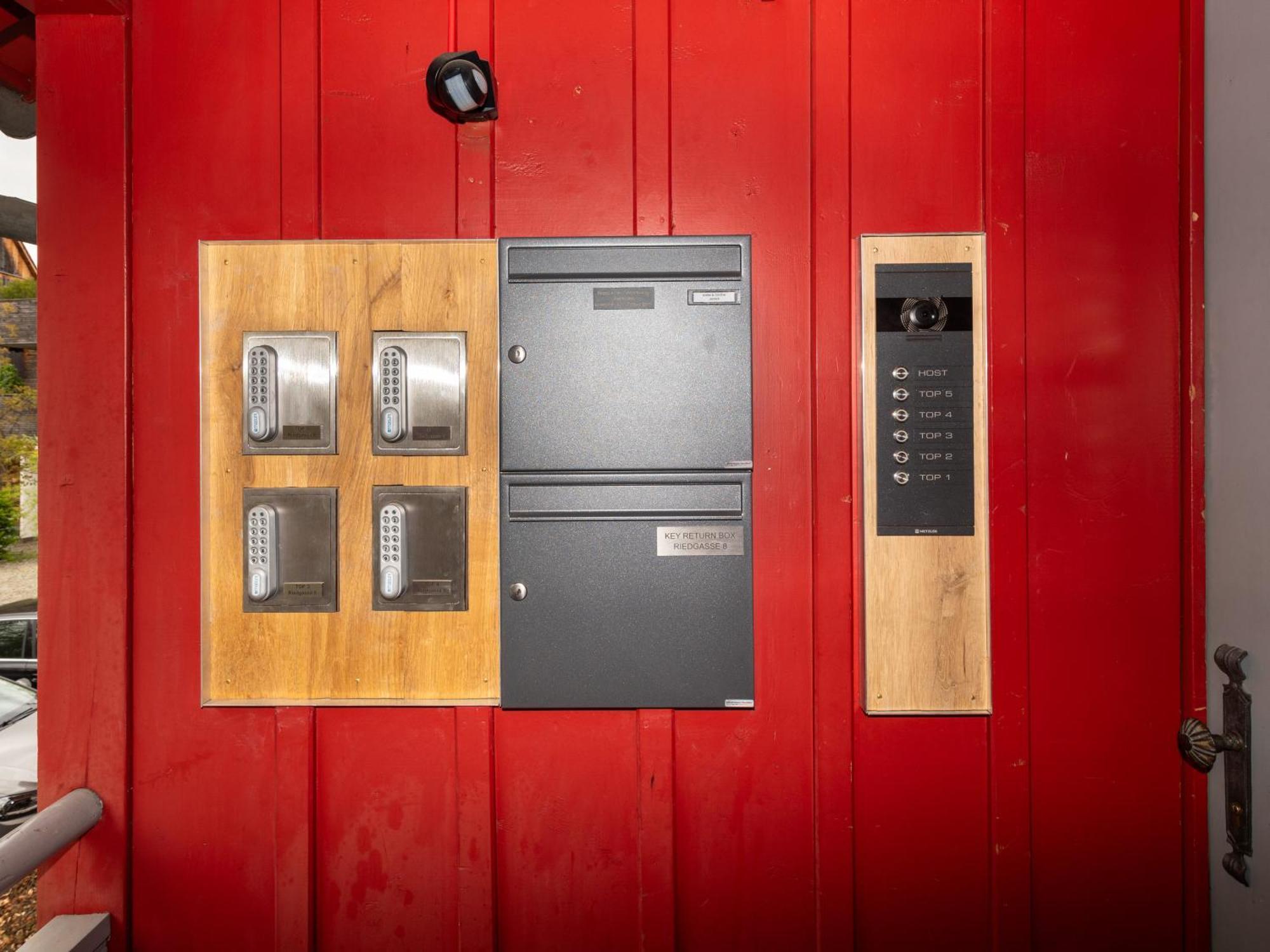 Crimson Cottage Apartments Dornbirn Dış mekan fotoğraf