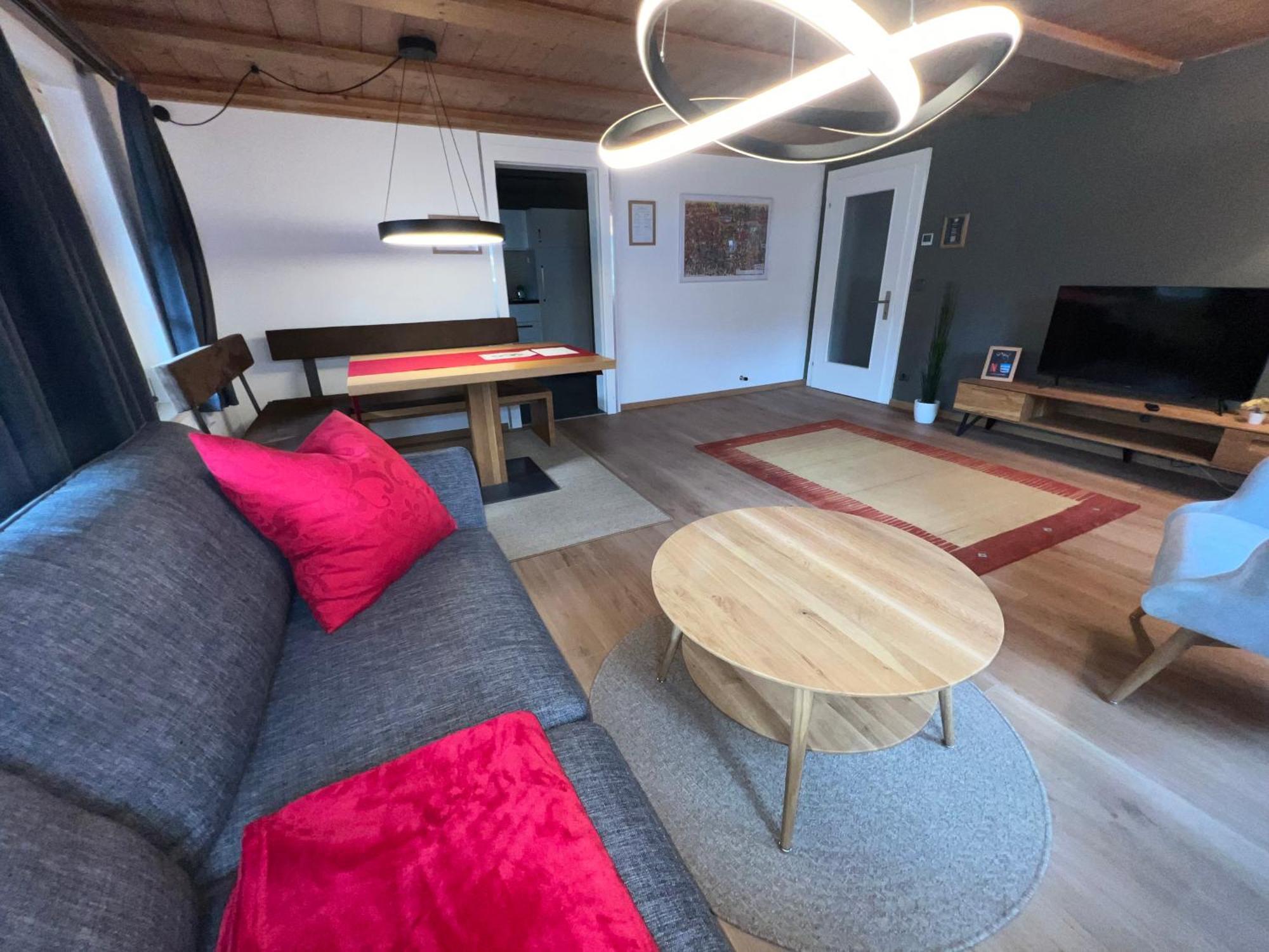 Crimson Cottage Apartments Dornbirn Dış mekan fotoğraf
